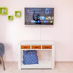 Oasis Park Condo, Pool & Jacuzzi, Free Parking ポルティマン