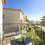 Oasis Park Condo, Pool & Jacuzzi, Free Parking アパート