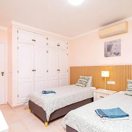 Oasis Park Condo, Pool & Jacuzzi, Free Parking Portimao