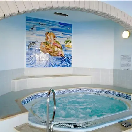 Oasis Park Condo, Pool & Jacuzzi, Free Parking Apartmán