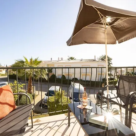 Oasis Park Condo, Pool & Jacuzzi, Free Parking * Portimão