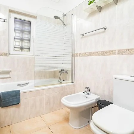 Apartmán Oasis Park Condo, Pool & Jacuzzi, Free Parking *
