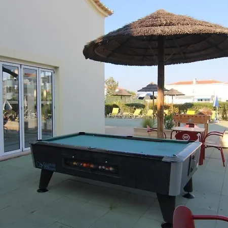Apartmán Oasis Park Condo, Pool & Jacuzzi, Free Parking *